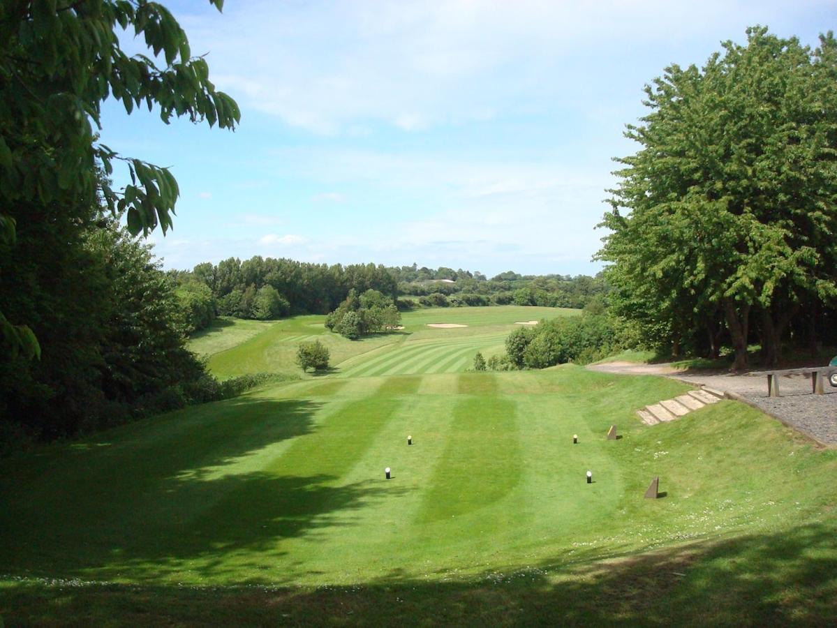 Cave Hotel & Golf Resort Faversham Eksteriør billede